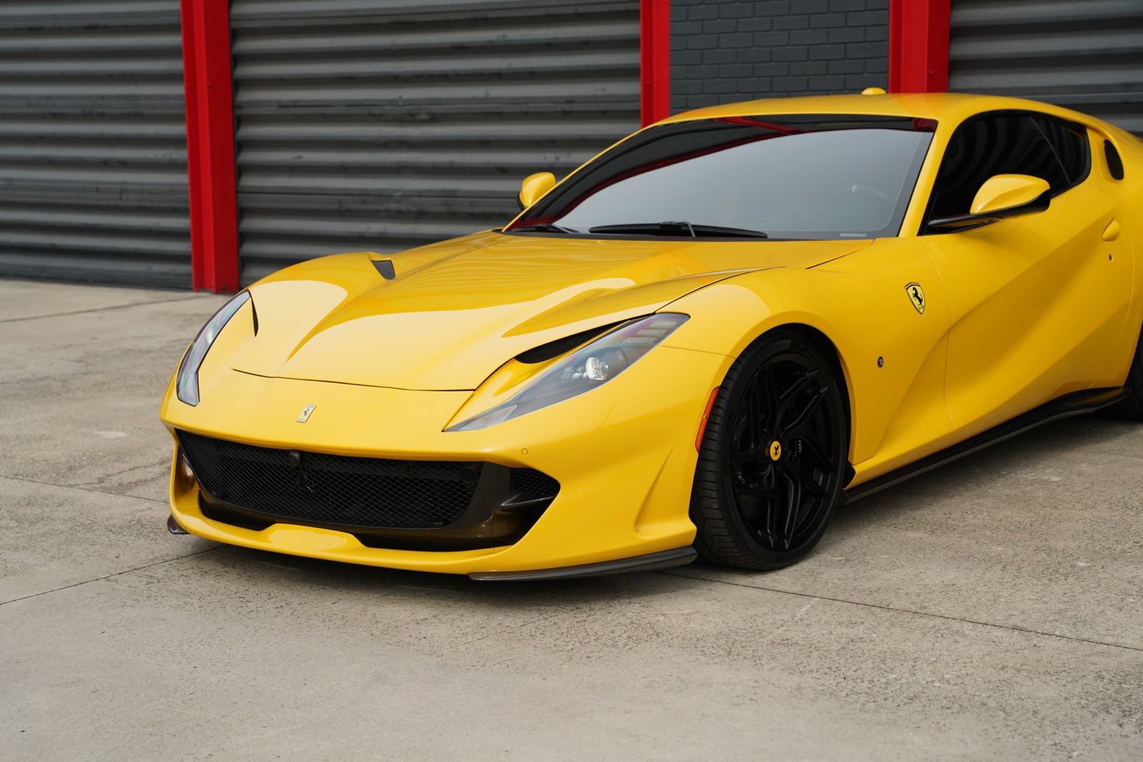 Used 2019 Ferrari 812 Superfast RWD image 6