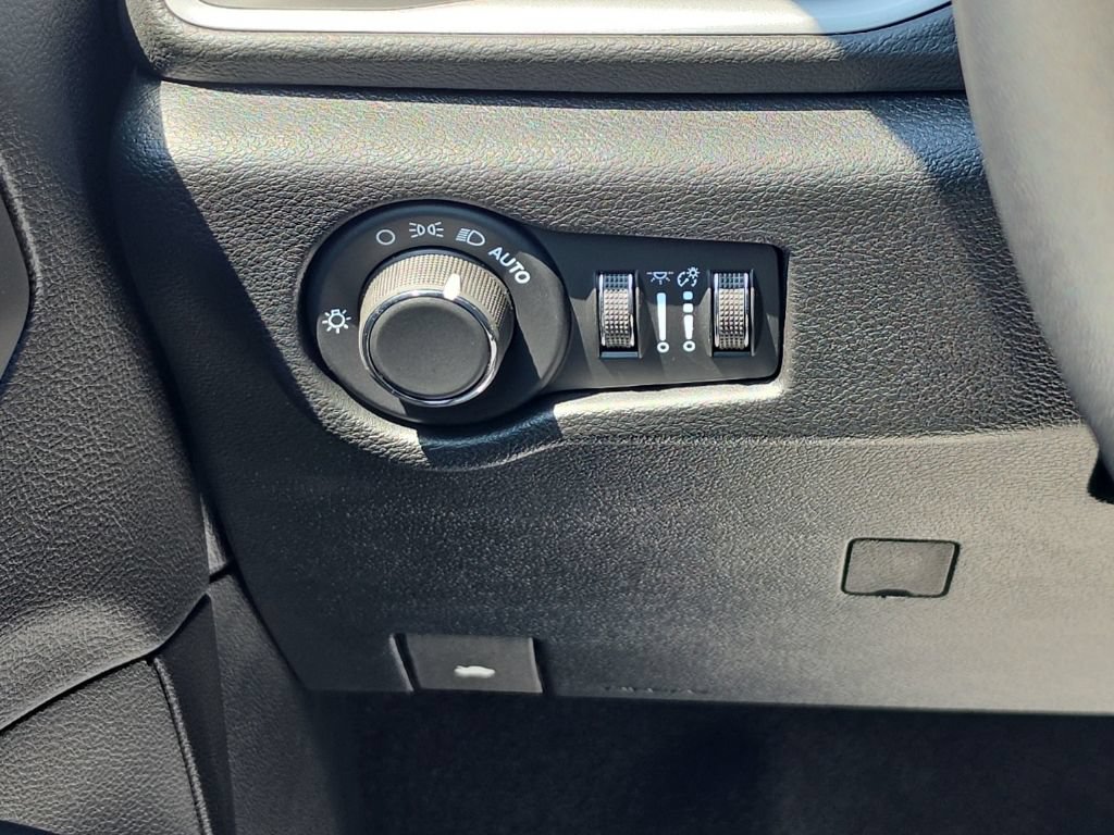 New 2027 Chrysler Pacifica LX FWD image 29