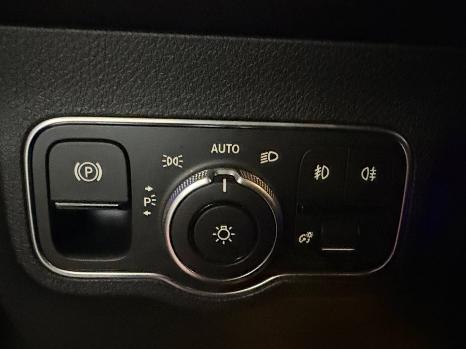 Certified 2025 Mercedes-Benz GLB 250 image 22