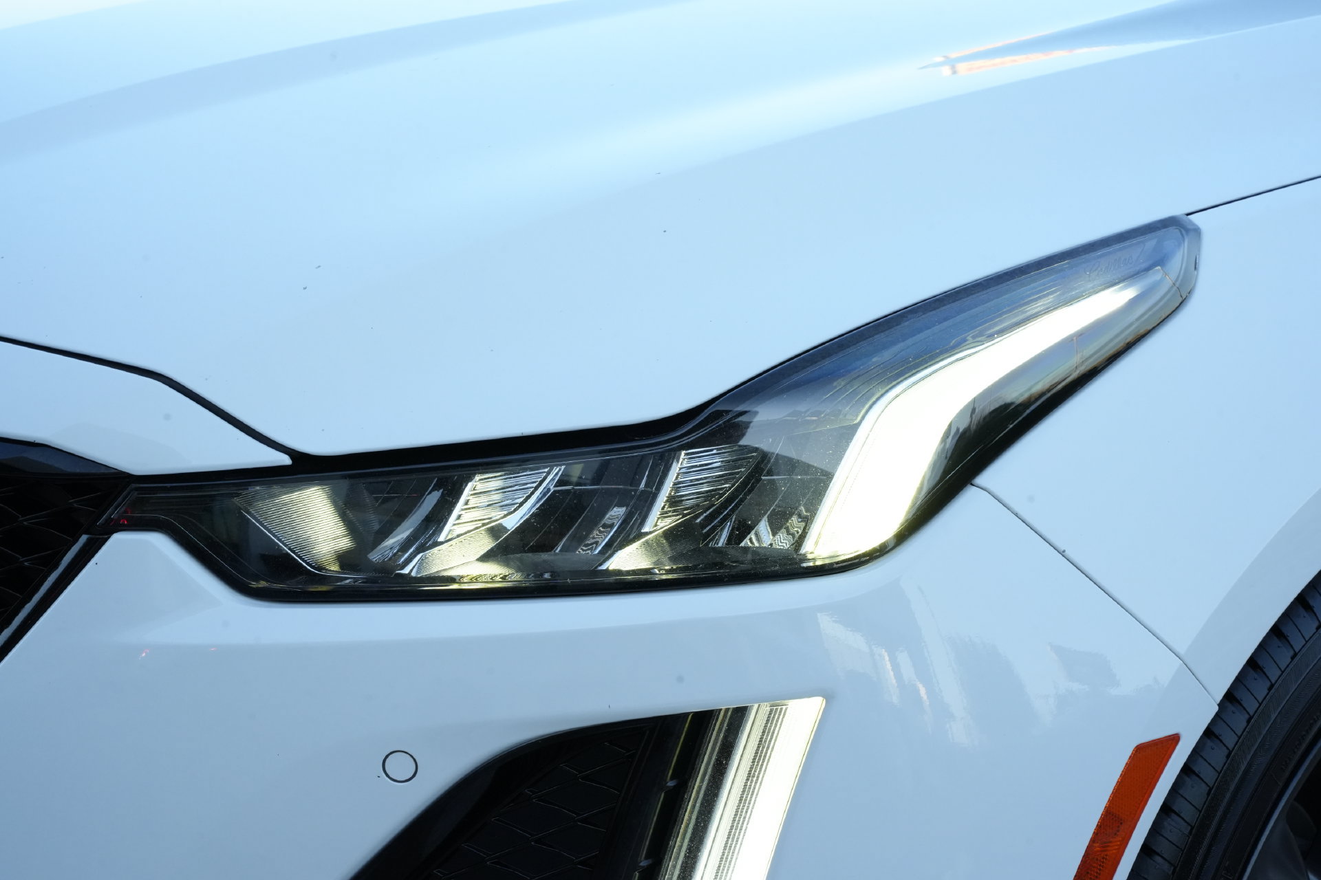 Certified 2025 Cadillac XT4 Sport FWD image 26