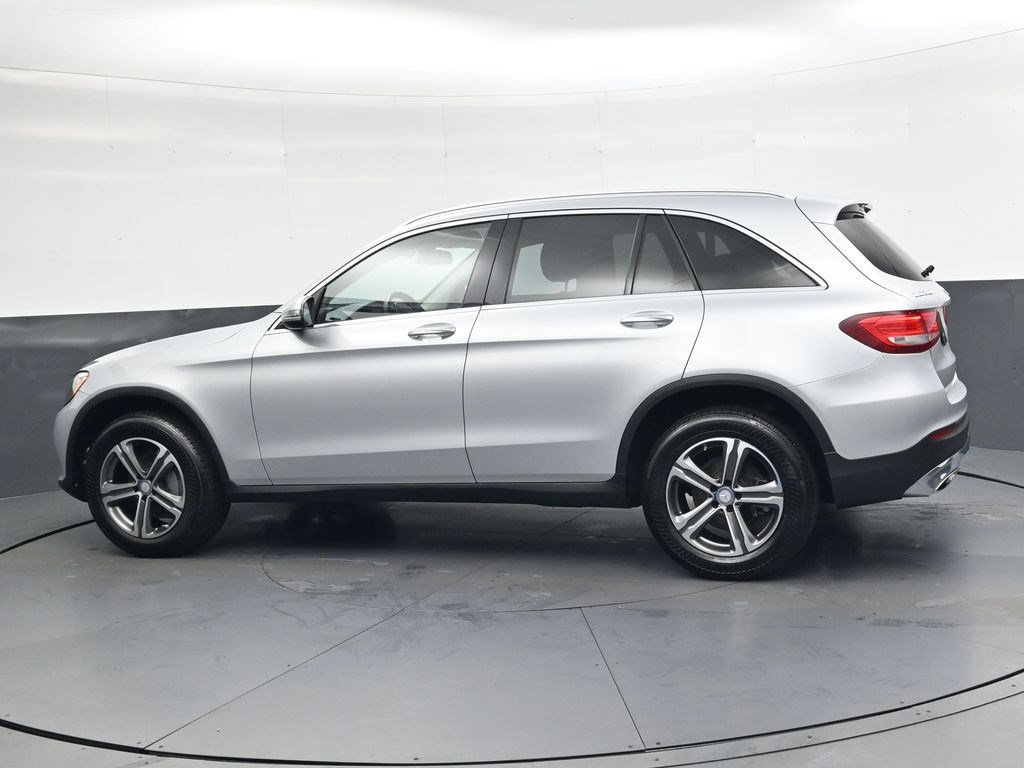 Used 2016 Mercedes-Benz GLC 300 4MATIC w/ Premium Package image 6