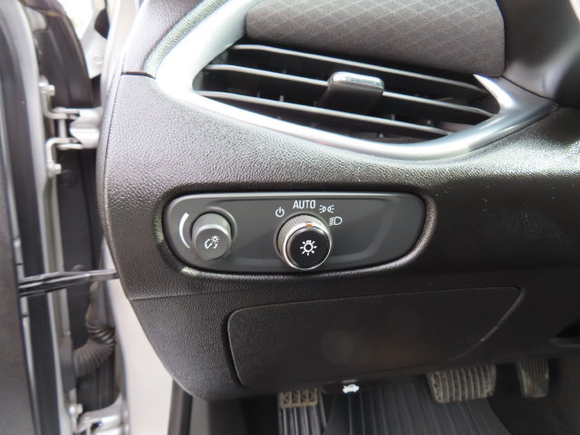 Used 2020 Chevrolet Malibu LT FWD image 26