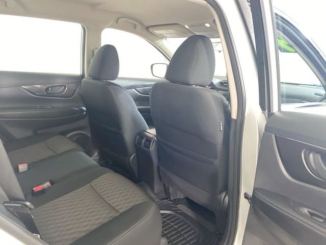 Used 2019 Nissan Rogue S AWD/4WD image 32