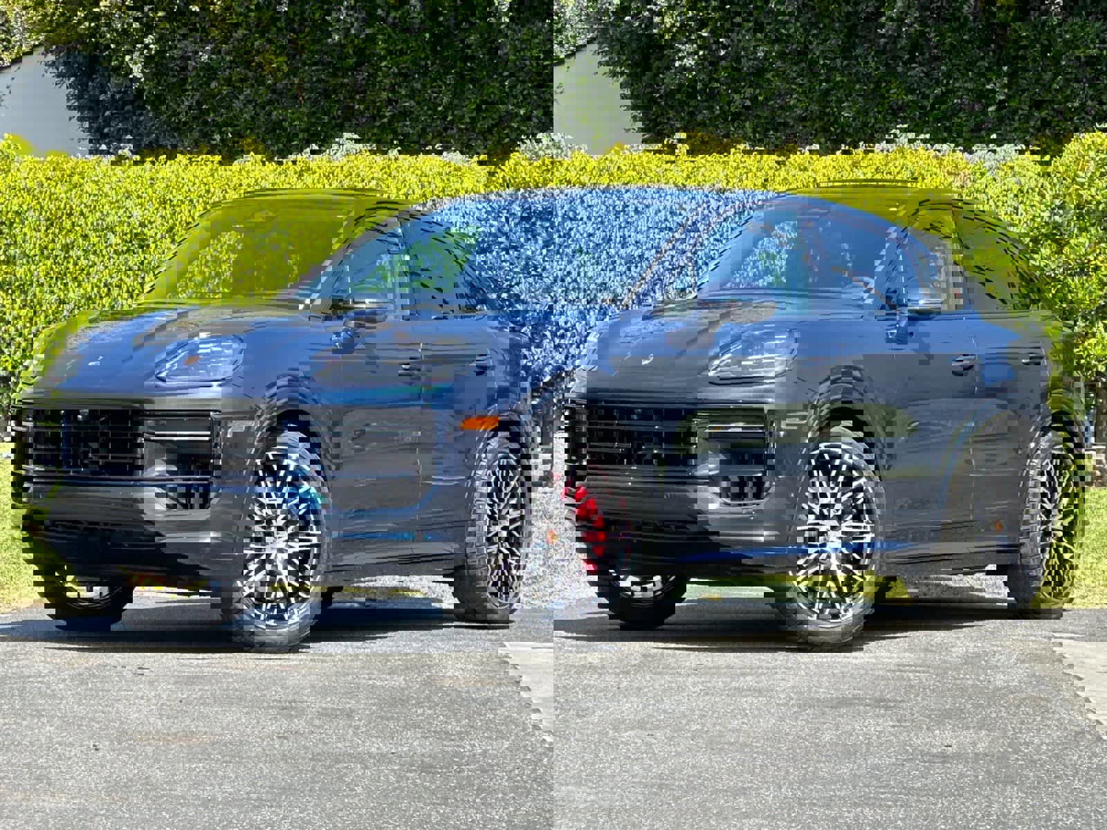 New 2026 Porsche Cayenne GTS AWD/4WD image 1