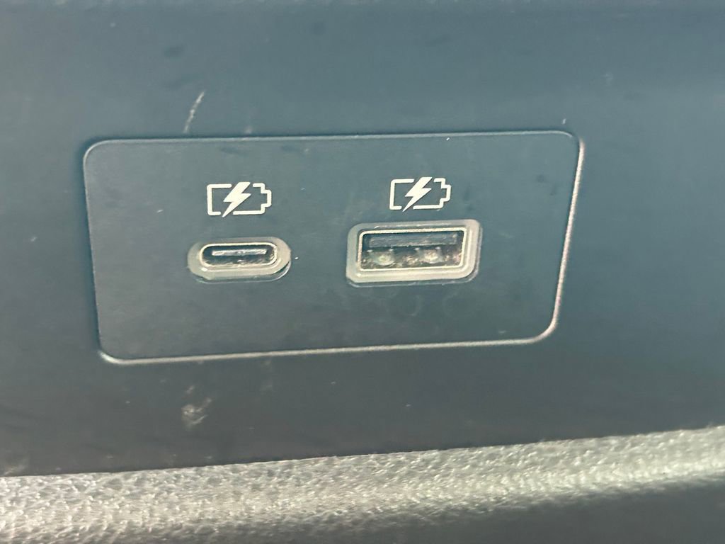 Used 2024 Nissan Pathfinder SV image 21