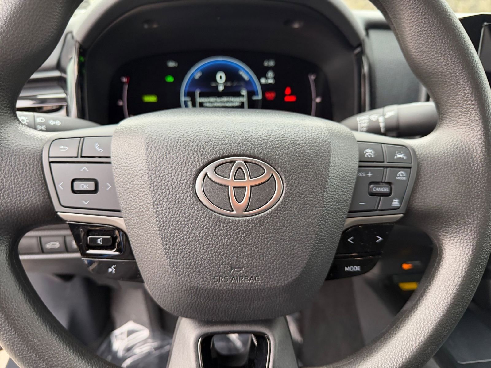 Used 2025 Toyota Camry LE image 27