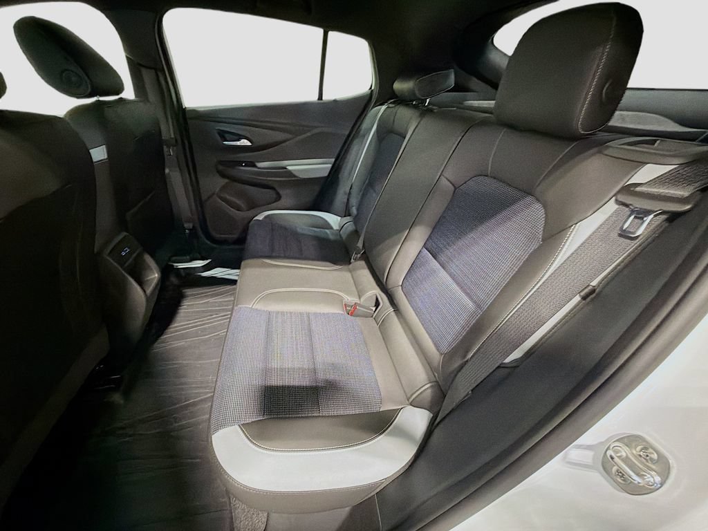 Used 2025 Buick Envista Preferred w/ Convenience I Package FWD image 26
