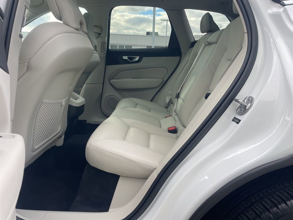 Certified 2023 Volvo XC60 B5 Plus w/ Climate Package image 17