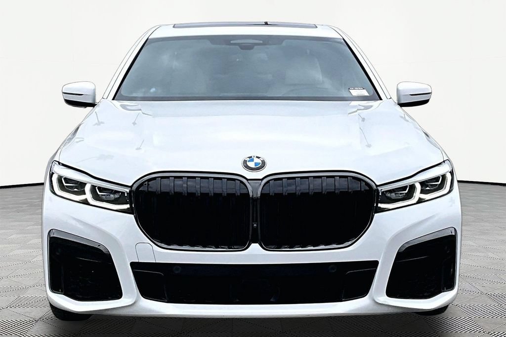 Used 2022 BMW 750i xDrive w/ Executive Package AWD/4WD image 3