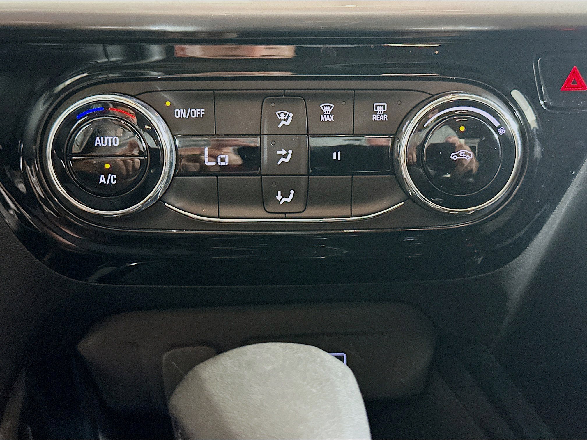 Used 2025 Chevrolet Trax LT image 23