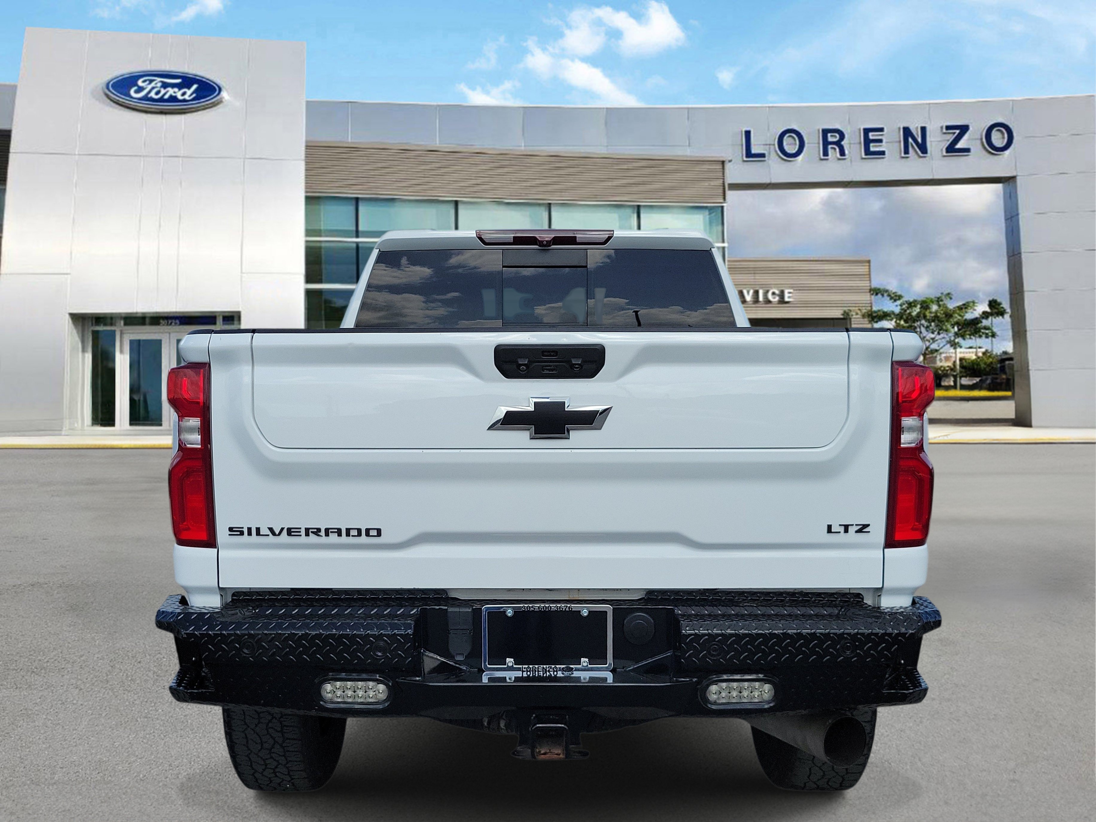 Used 2022 Chevrolet Silverado 2500 LTZ w/ LTZ Plus Package AWD/4WD image 6