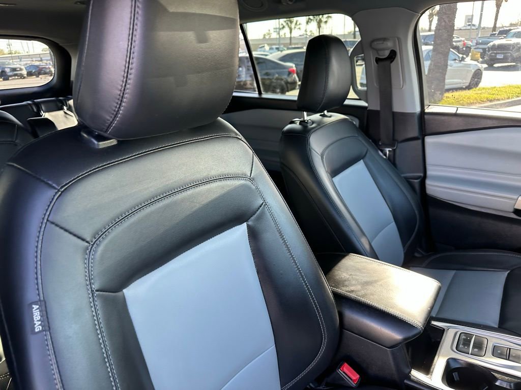Certified 2022 Ford Explorer XLT w/ Equipment Group 202A RWD image 25