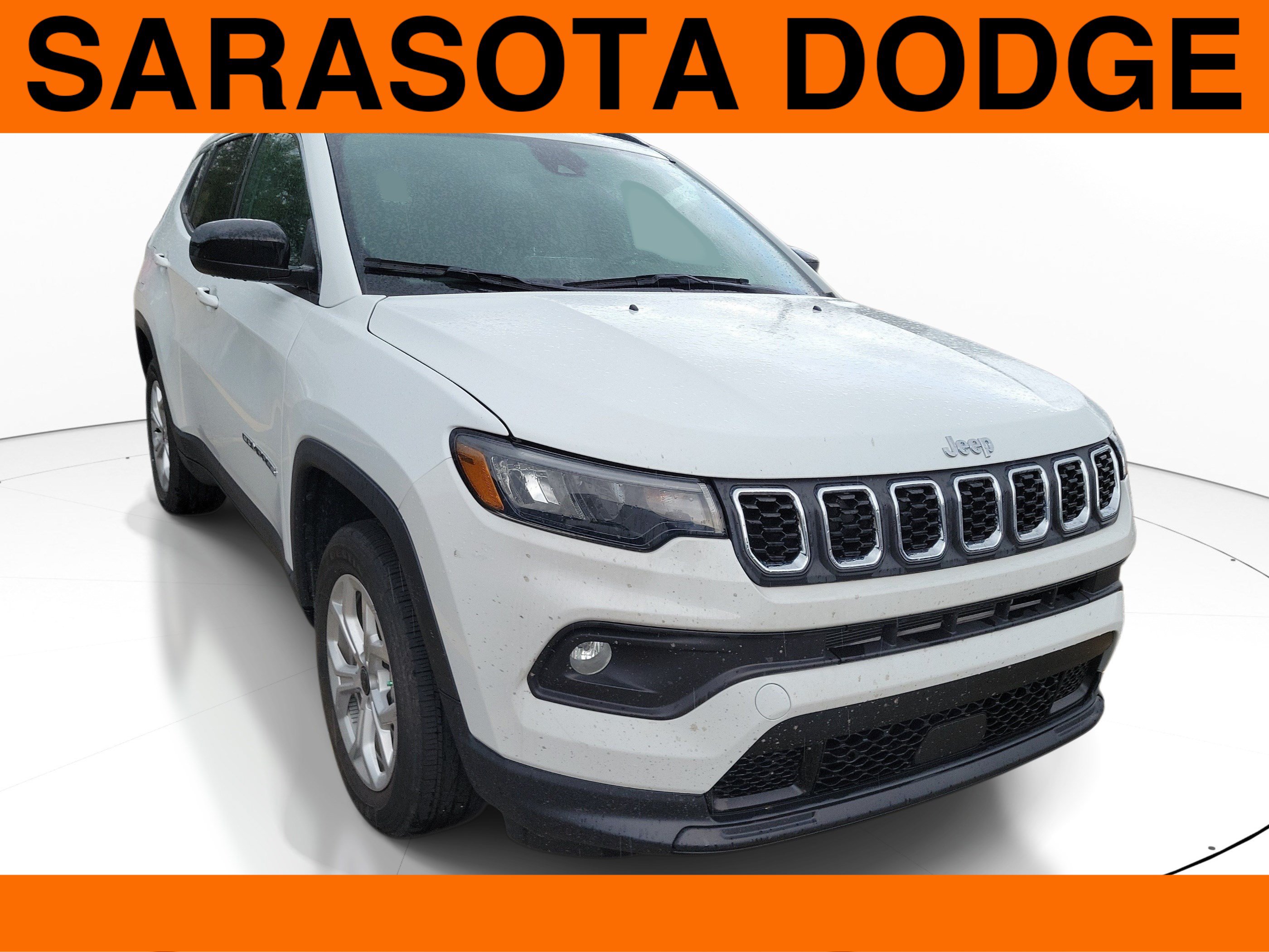 Used 2025 Jeep Compass Latitude AWD/4WD image 1