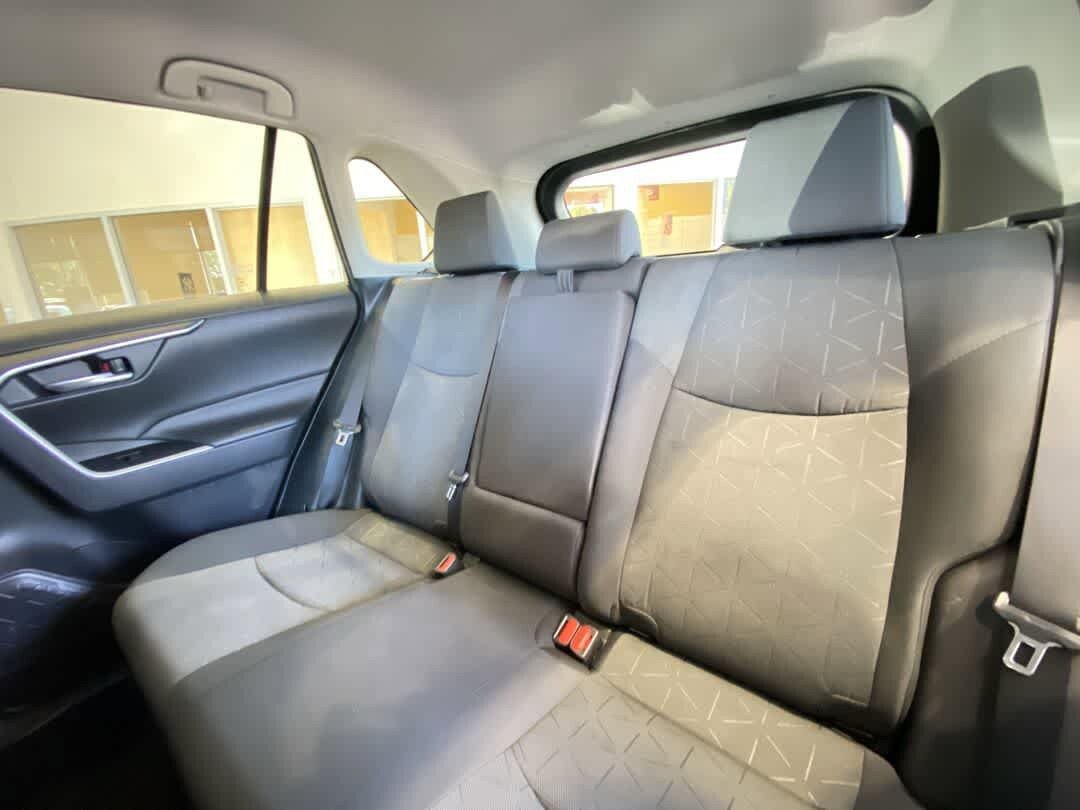 Used 2021 Toyota RAV4 XLE AWD/4WD image 24