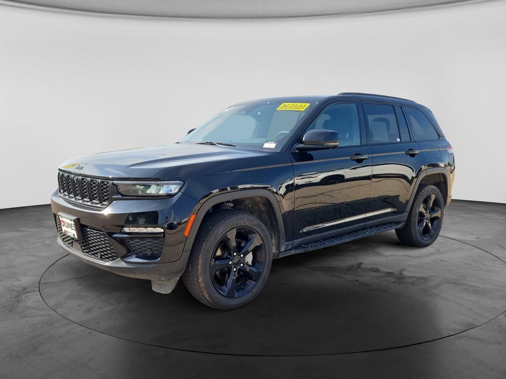 Used 2024 Jeep Grand Cherokee Limited w/ Luxury Tech Group II AWD/4WD image 4