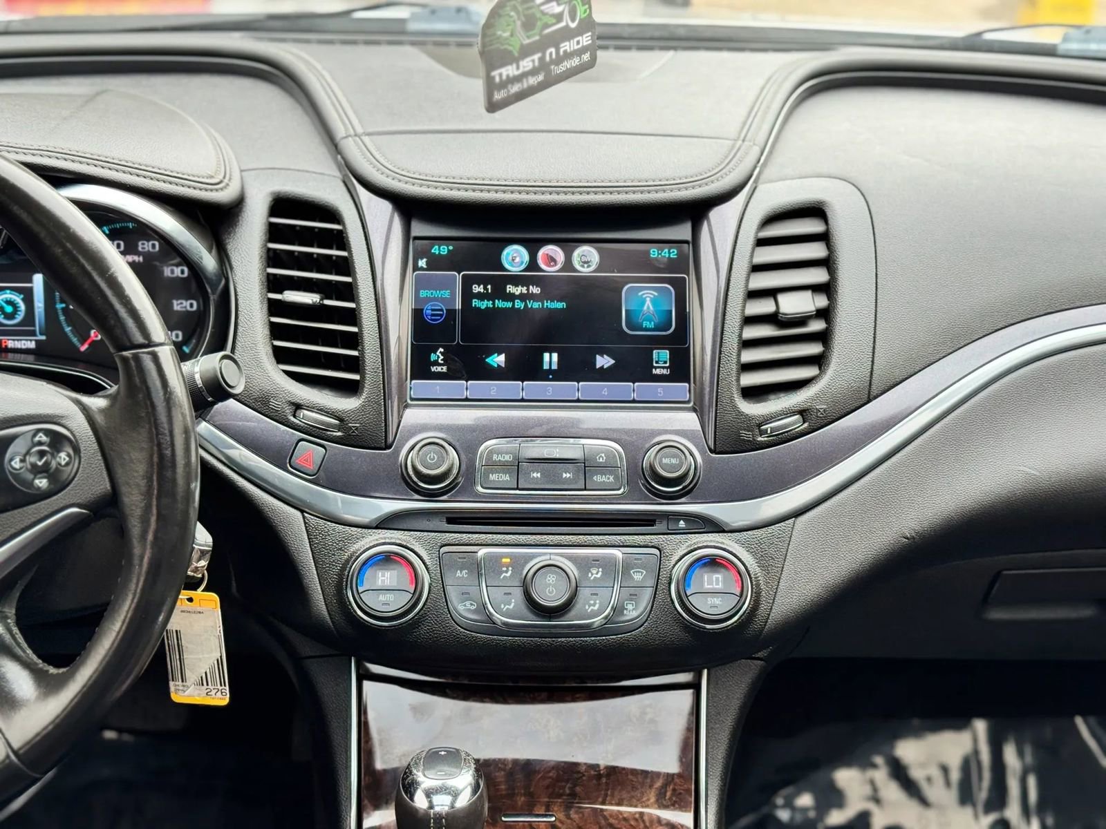 Used 2015 Chevrolet Impala LT w/ Convenience Package image 27