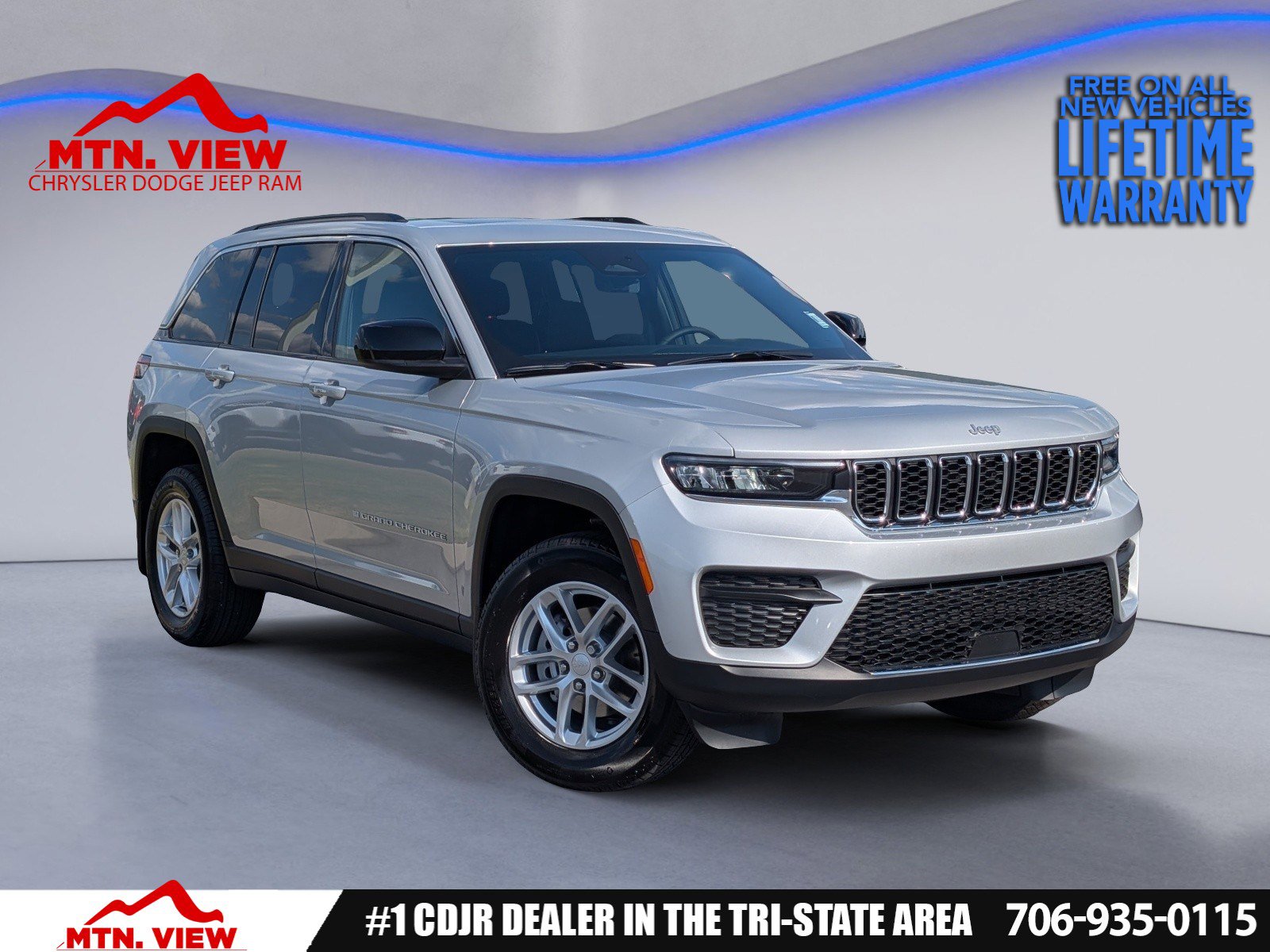 New 2025 Jeep Grand Cherokee Laredo w/ Luxury Tech Group I