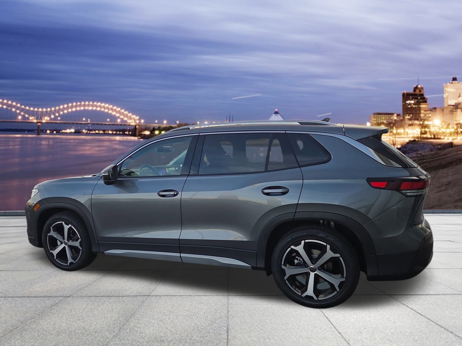 New 2026 Volkswagen Tiguan SE image 3