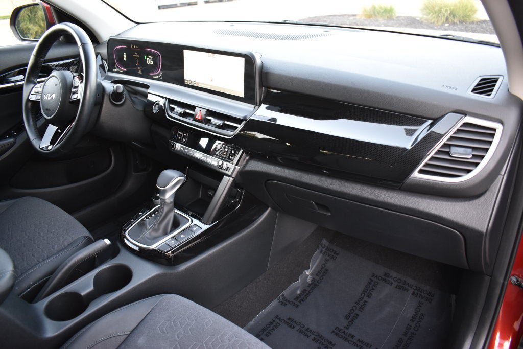 Used 2025 Kia Seltos S AWD/4WD image 13