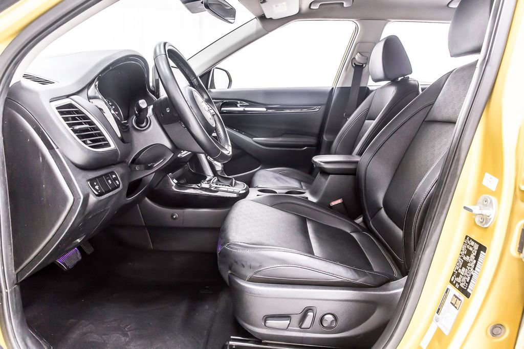 Used 2021 Kia Seltos SX image 28
