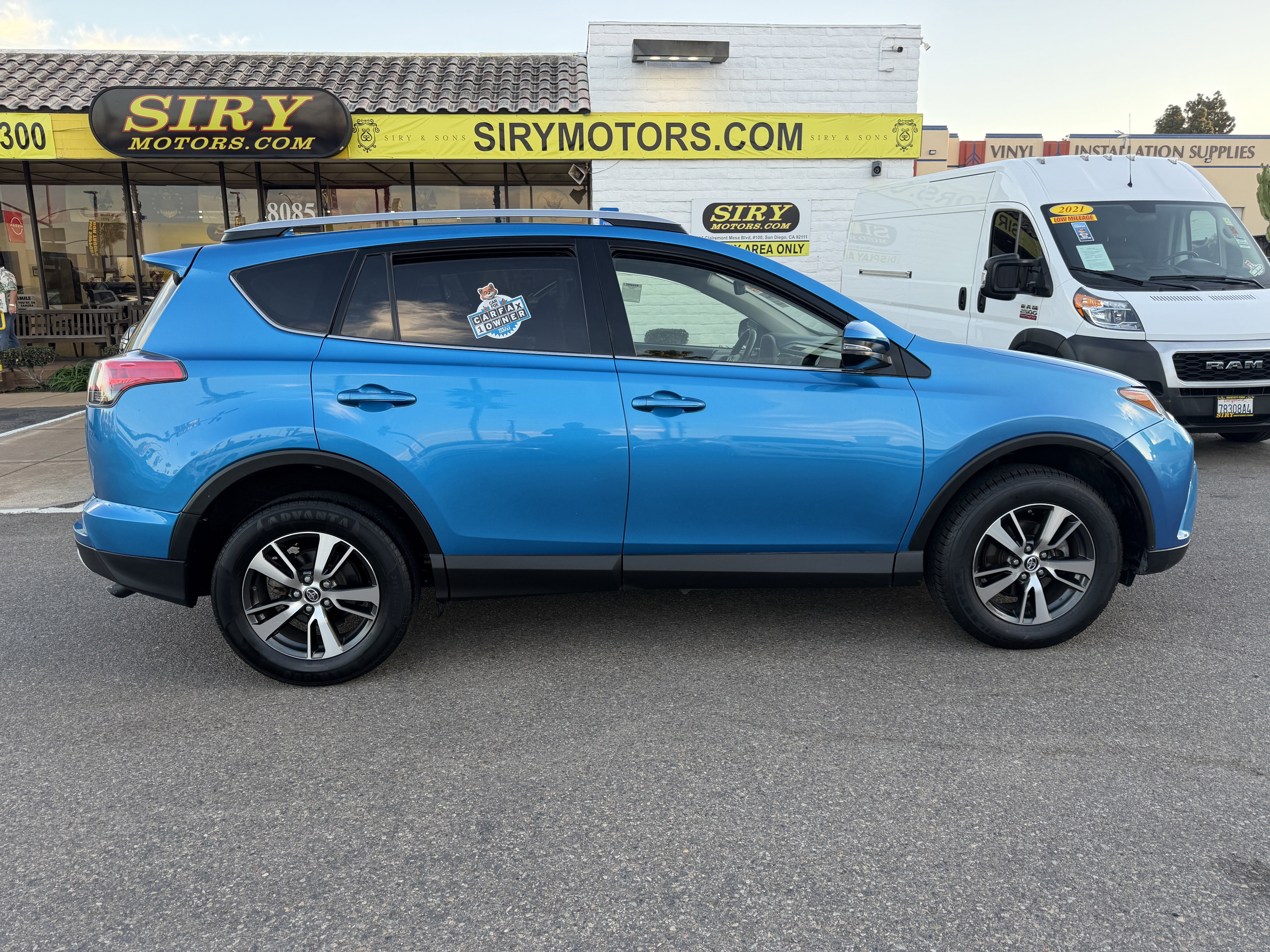 Used 2017 Toyota RAV4 XLE FWD image 2