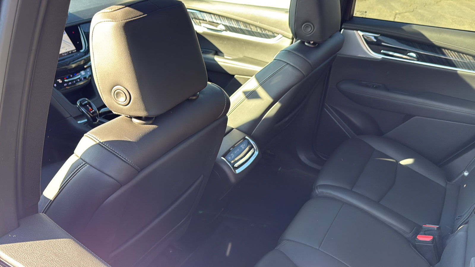 Used 2022 Cadillac XT6 Premium Luxury w/ Technology Package image 31