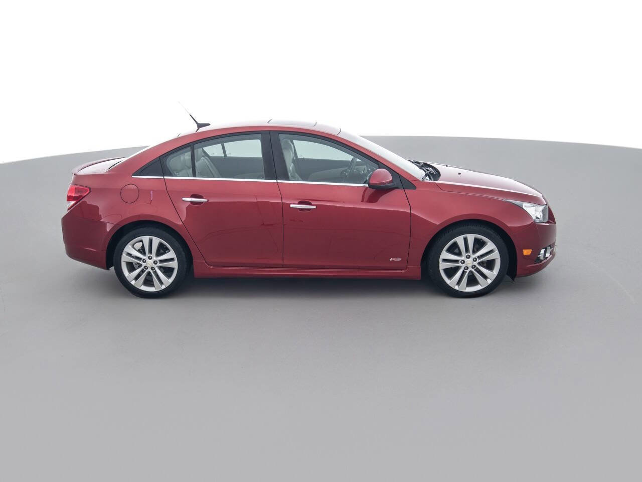 Used 2011 Chevrolet Cruze LTZ w/ RS Package FWD image 4