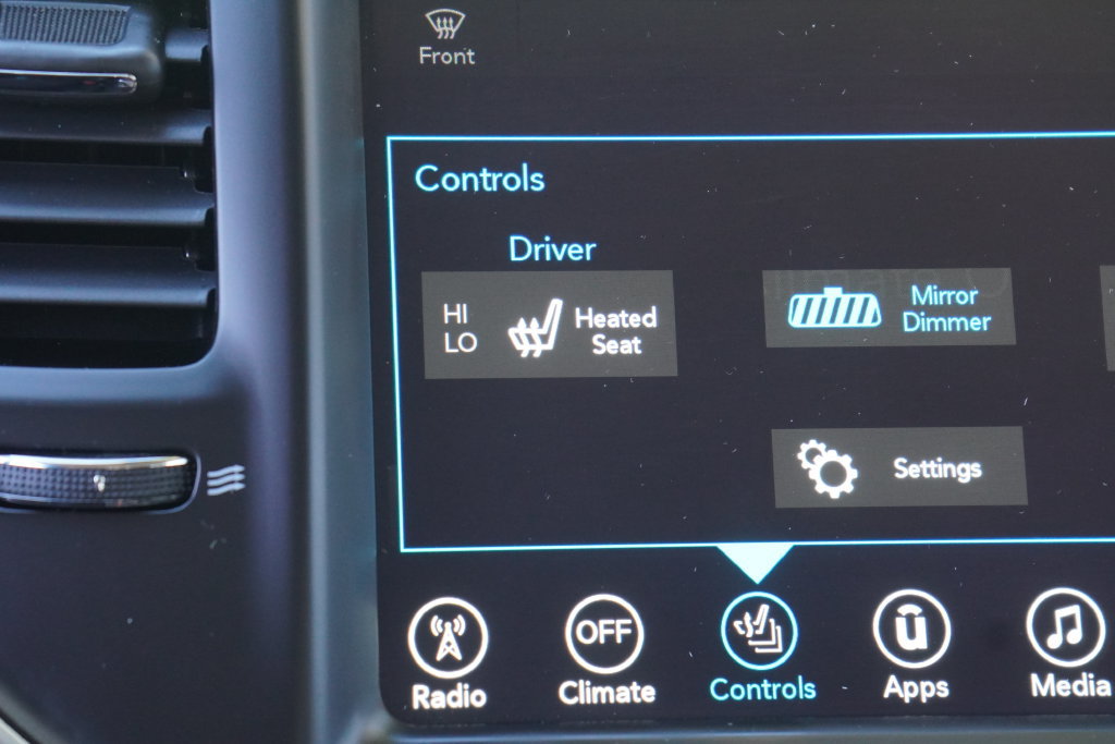 Used 2017 Chrysler 300 Limited w/ Value Package RWD image 29