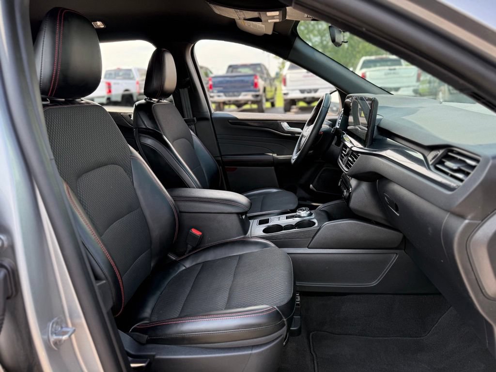 Used 2024 Ford Escape ST-Line w/ Tech Pack #1 AWD/4WD image 15