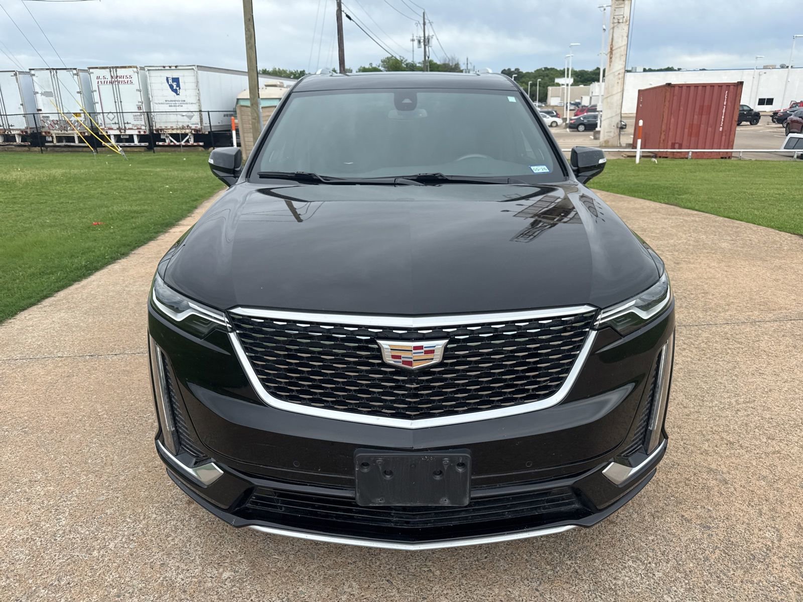Used 2023 Cadillac XT6 Premium Luxury image 2
