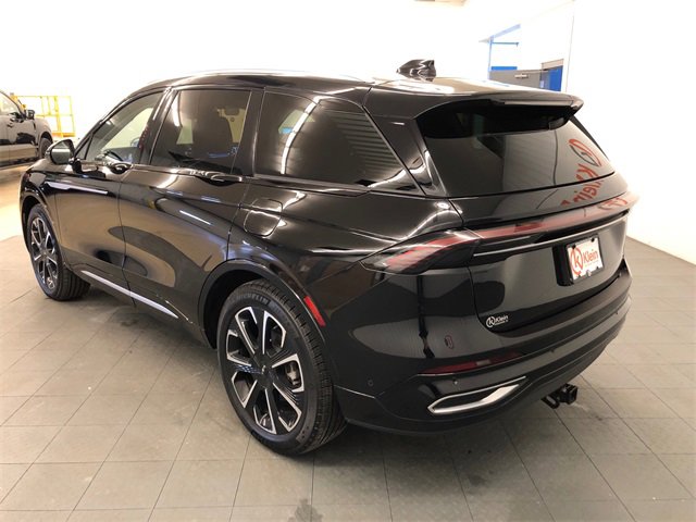 Used 2024 Lincoln Nautilus Reserve w/ Equipment Group 203A image 6