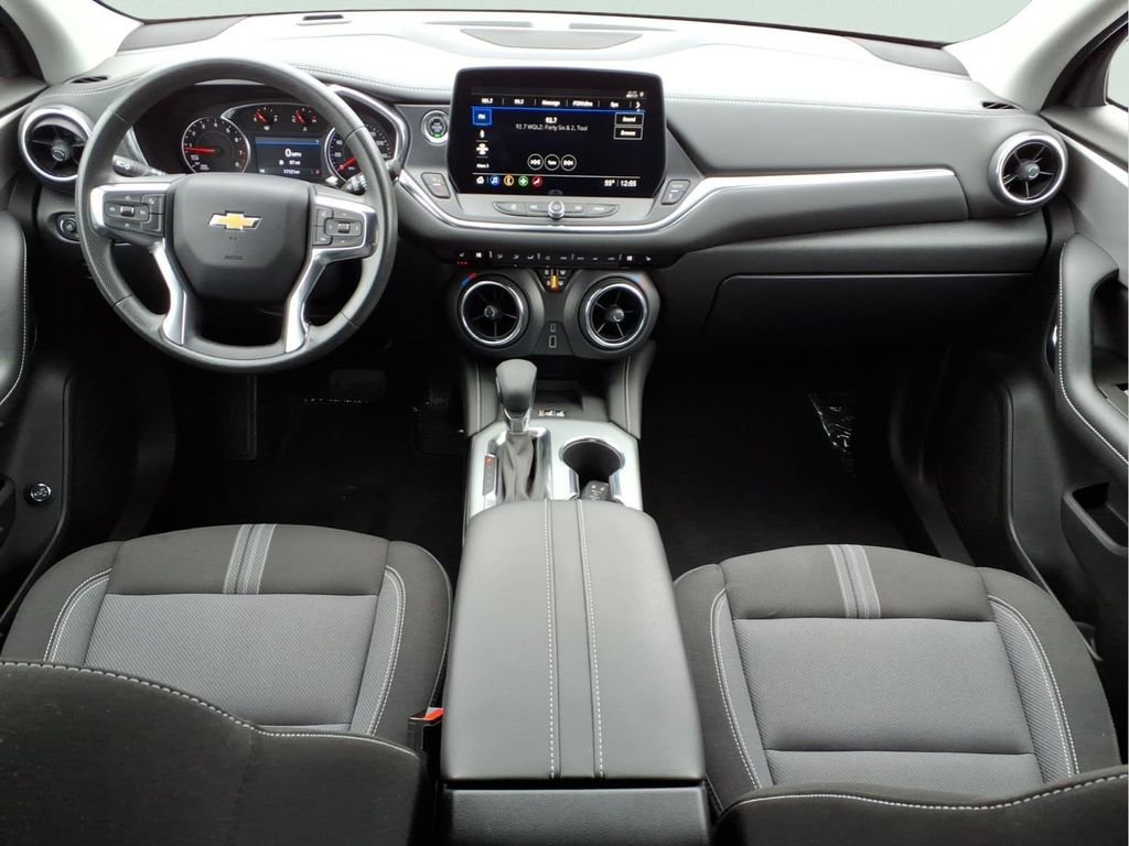 Certified 2024 Chevrolet Blazer LT w/ Convenience Package FWD image 4