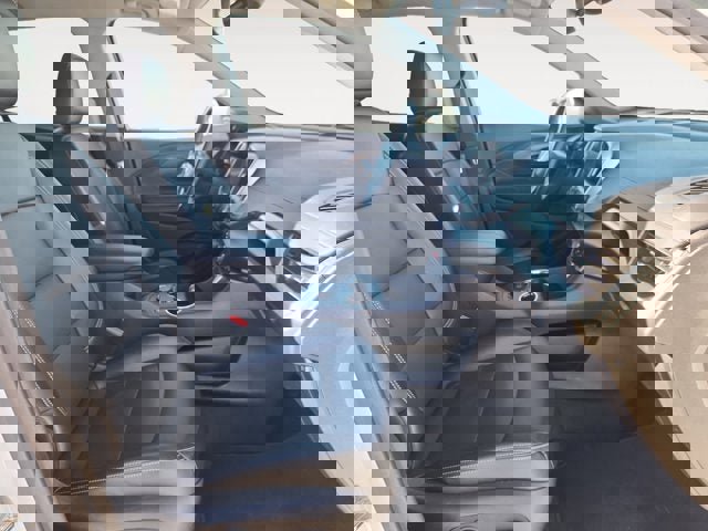 Used 2024 GMC Terrain SLT image 15