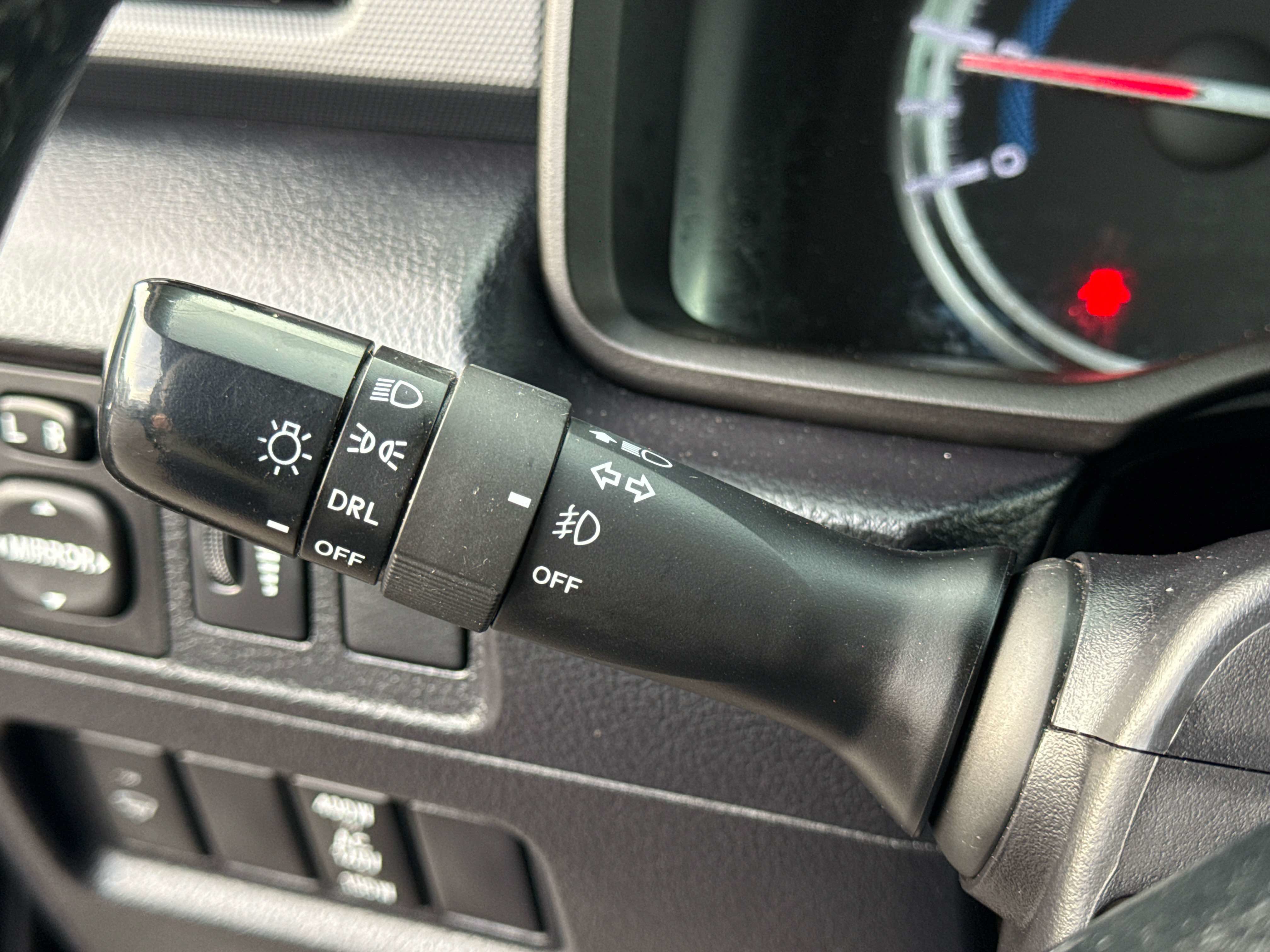 Used 2018 Toyota 4Runner SR5 AWD/4WD image 27