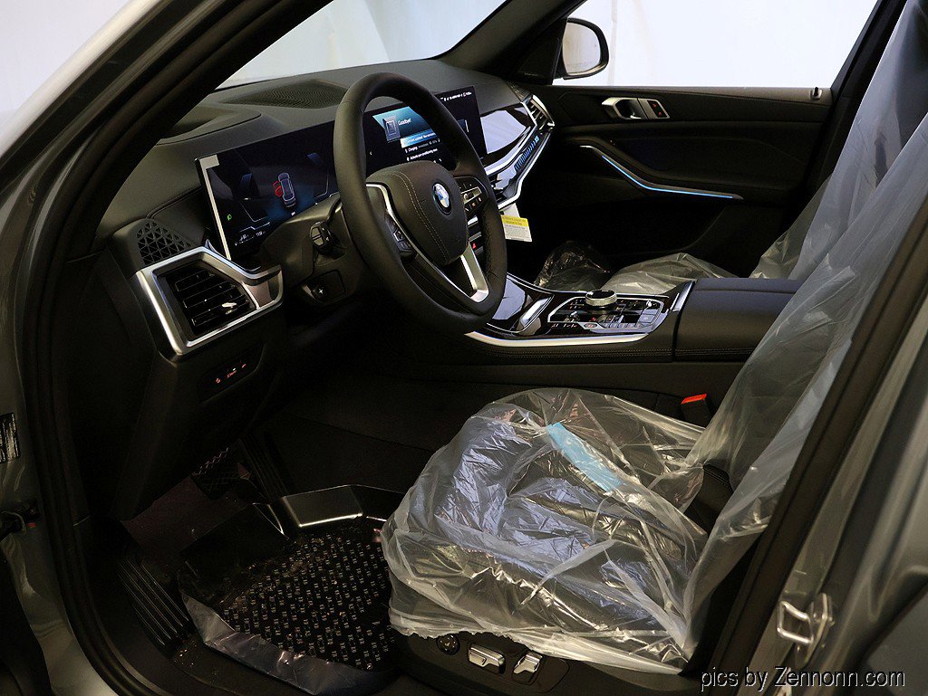 New 2026 BMW X5 xDrive50e w/ Executive Package image 12