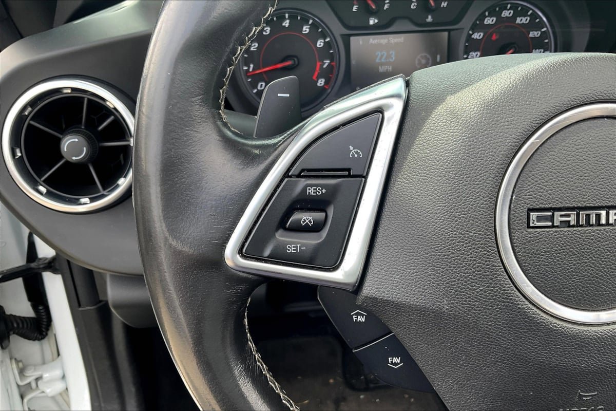 Used 2018 Chevrolet Camaro LT RWD image 16