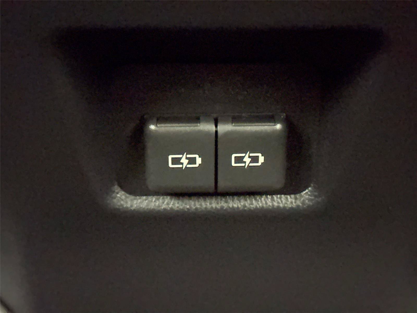 Certified 2025 Toyota RAV4 Limited FWD image 39