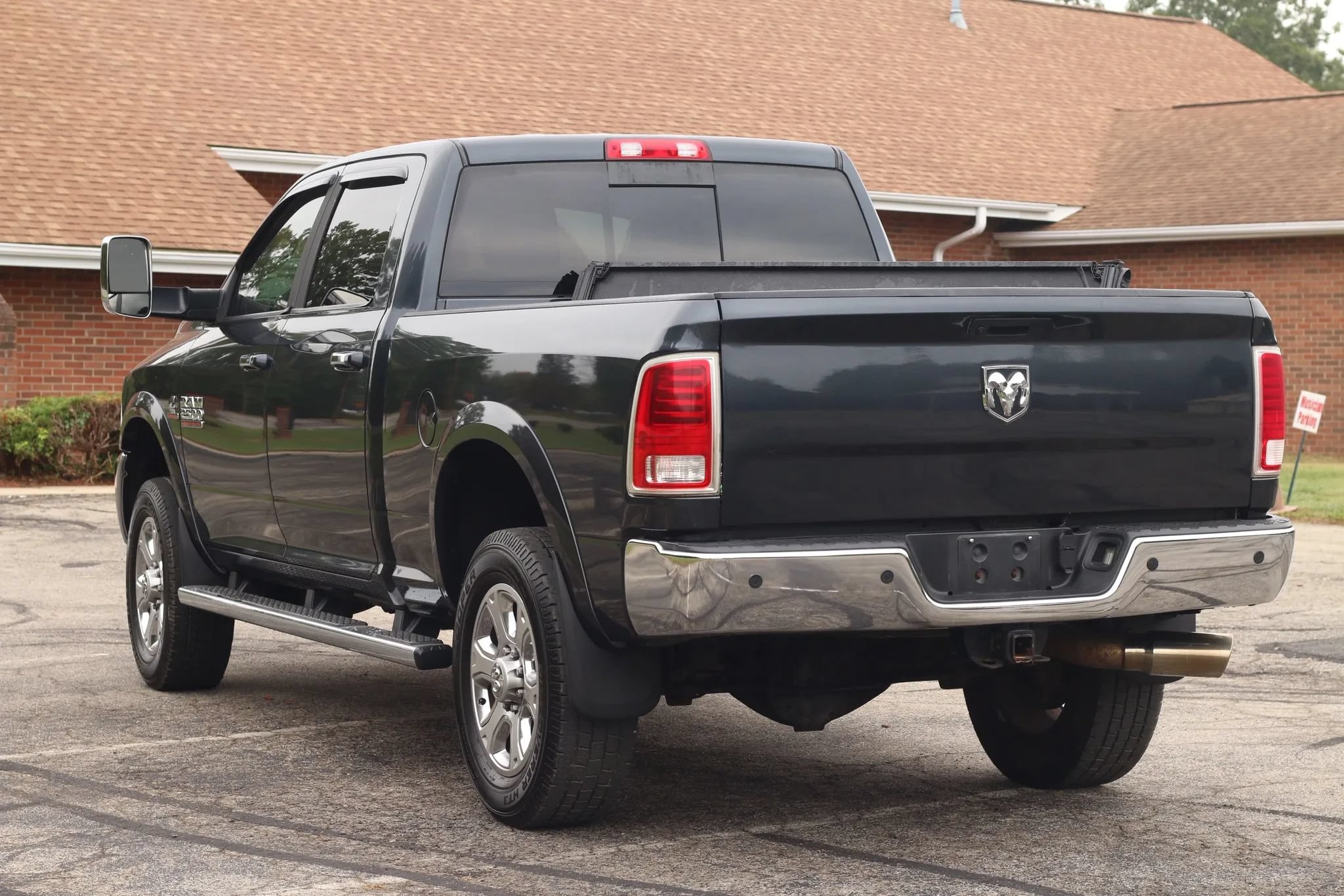Used 2014 RAM 2500 Laramie AWD/4WD image 3