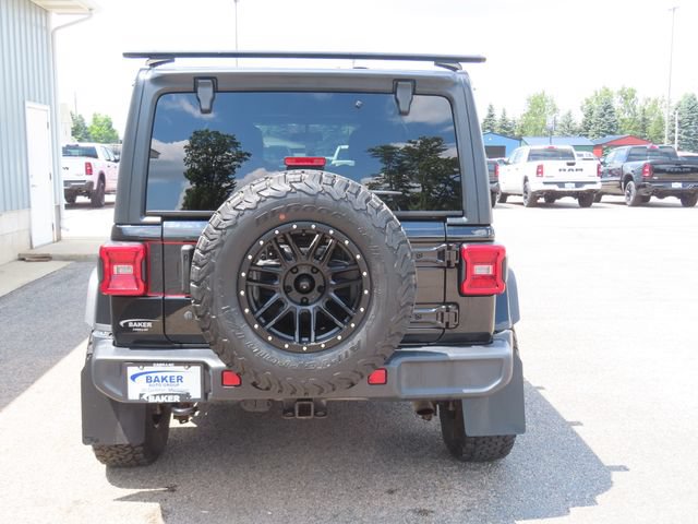 Used 2018 Jeep Wrangler Unlimited Sahara w/ Dual Top Group AWD/4WD image 10