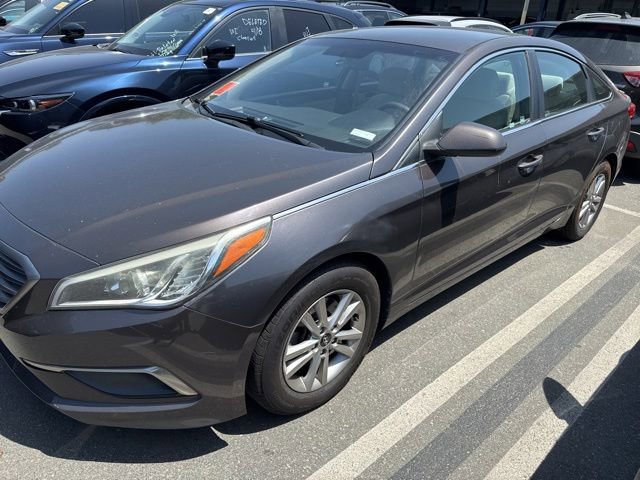 Used 2017 Hyundai Sonata SE FWD image 2