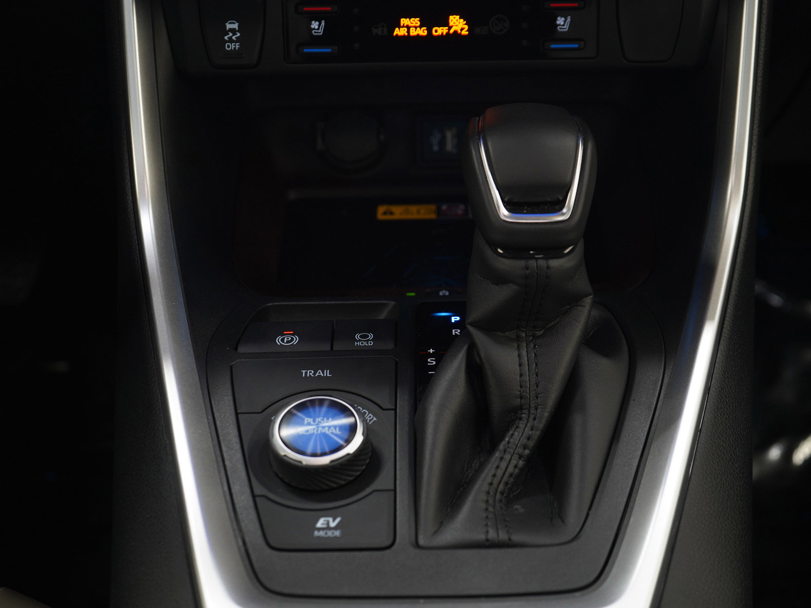 Used 2025 Toyota RAV4 Limited w/ Advanced Technology Package AWD/4WD image 17