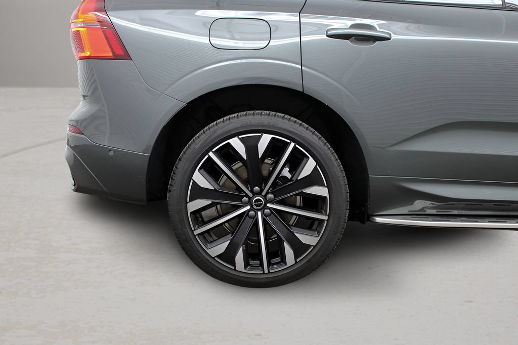 Certified 2026 Volvo XC60 T8 Ultra w/ Protection Package Premier AWD/4WD image 12