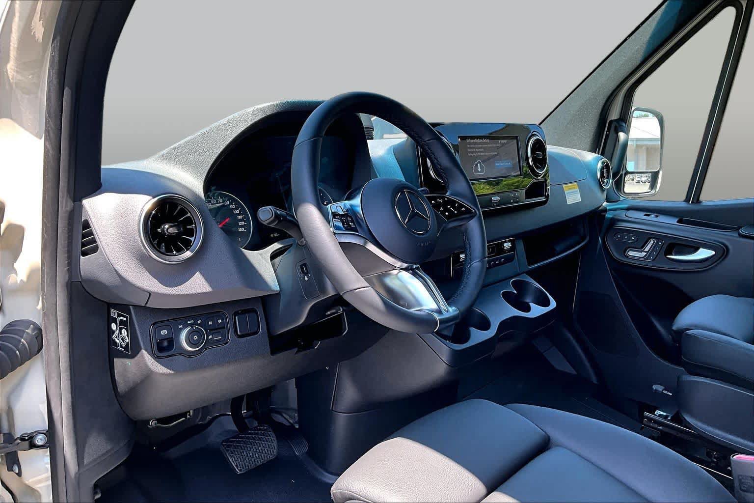 New 2025 Mercedes-Benz Sprinter 2500 image 10