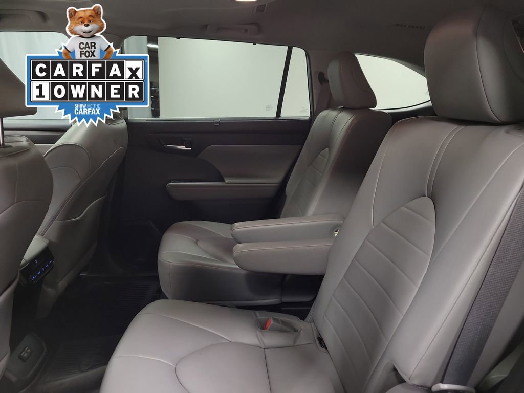 Used 2022 Toyota Highlander XLE image 20