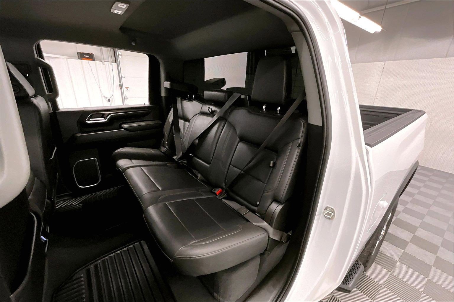 Used 2024 Chevrolet Silverado 3500 LTZ AWD/4WD image 24