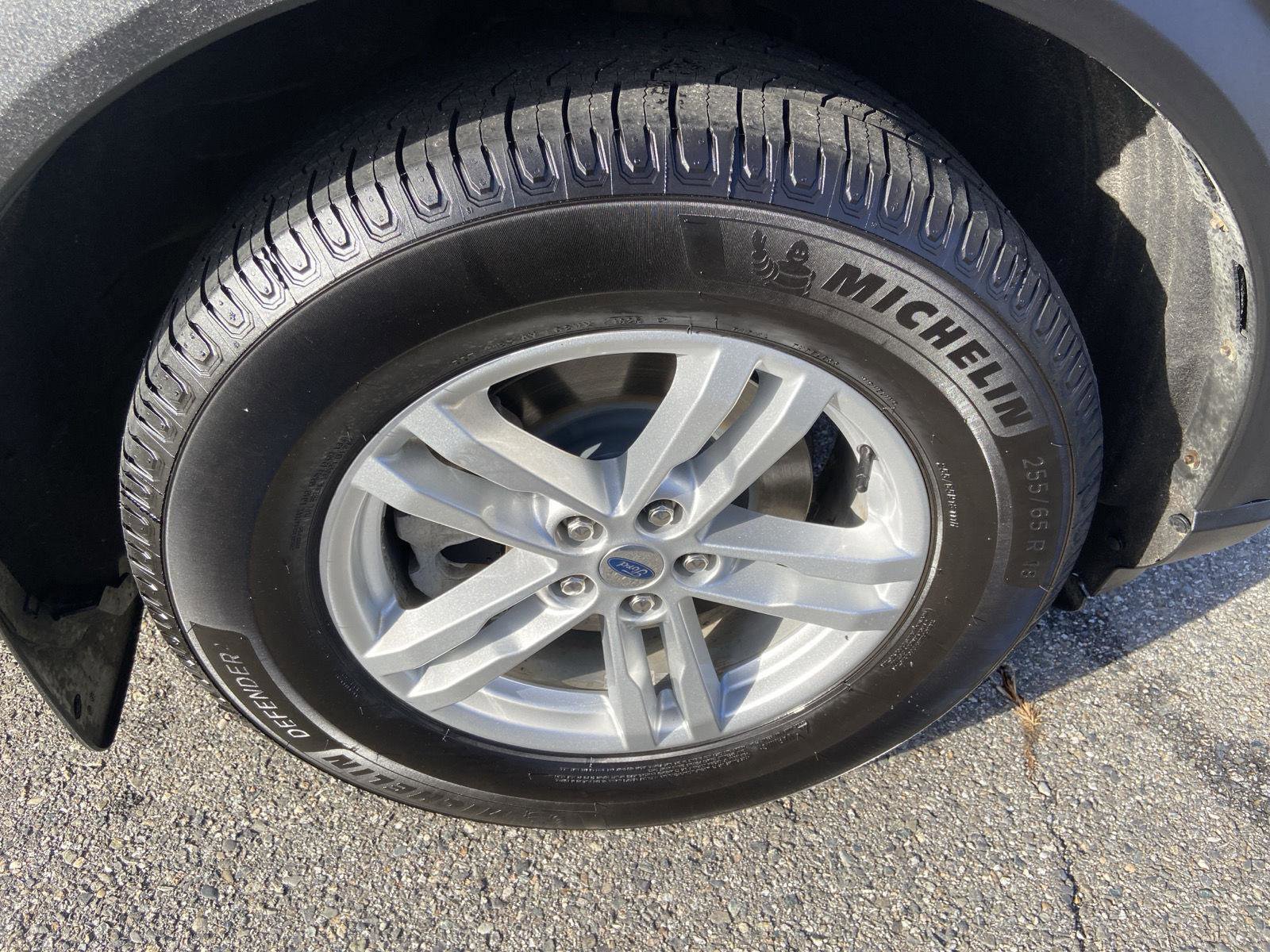 Used 2021 Ford Explorer XLT w/ Equipment Group 202A image 12