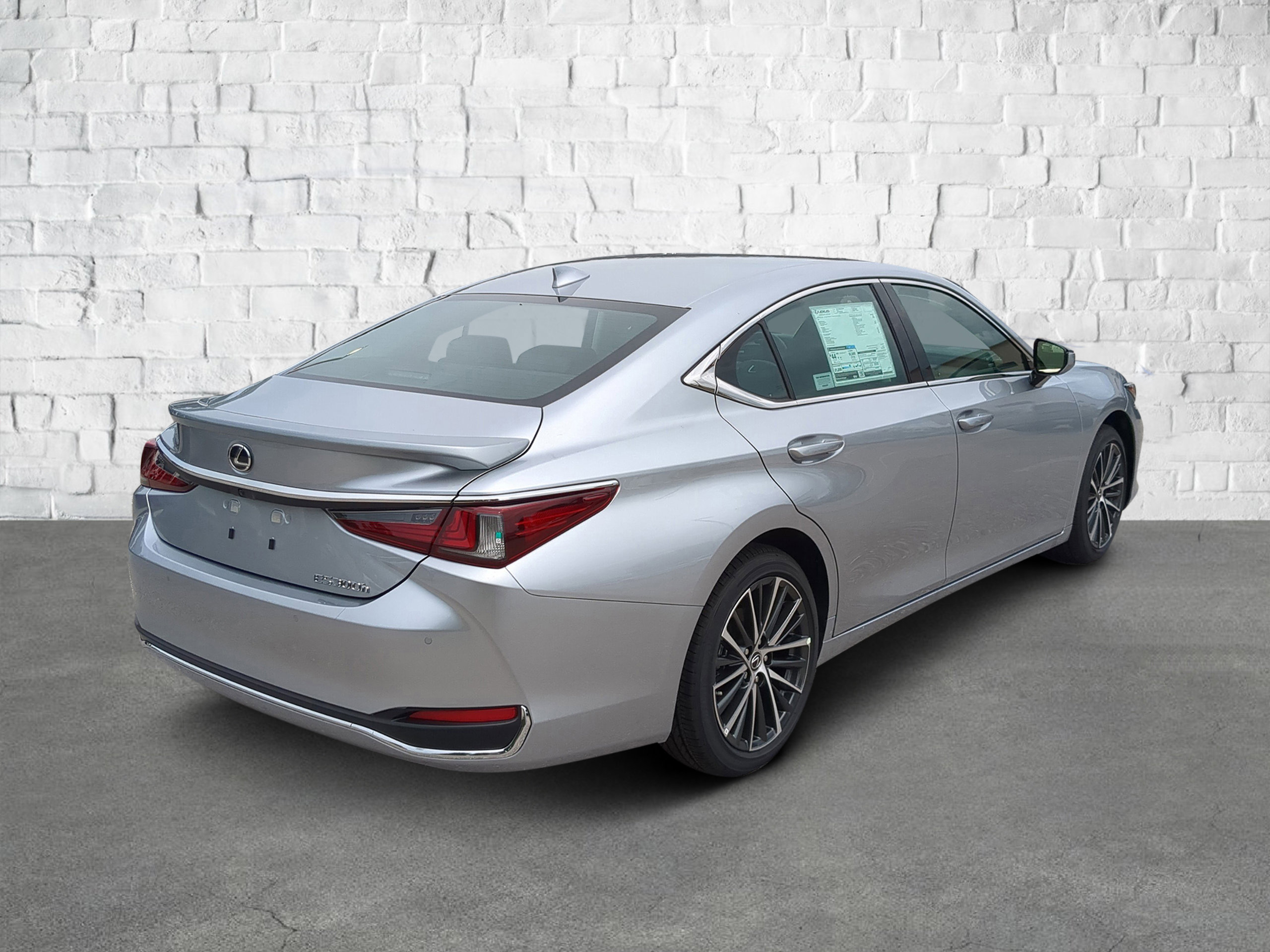 New 2025 Lexus ES 300h w/ Premium Package image 4