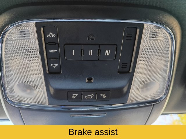 Used 2020 Jeep Grand Cherokee Limited AWD/4WD image 18