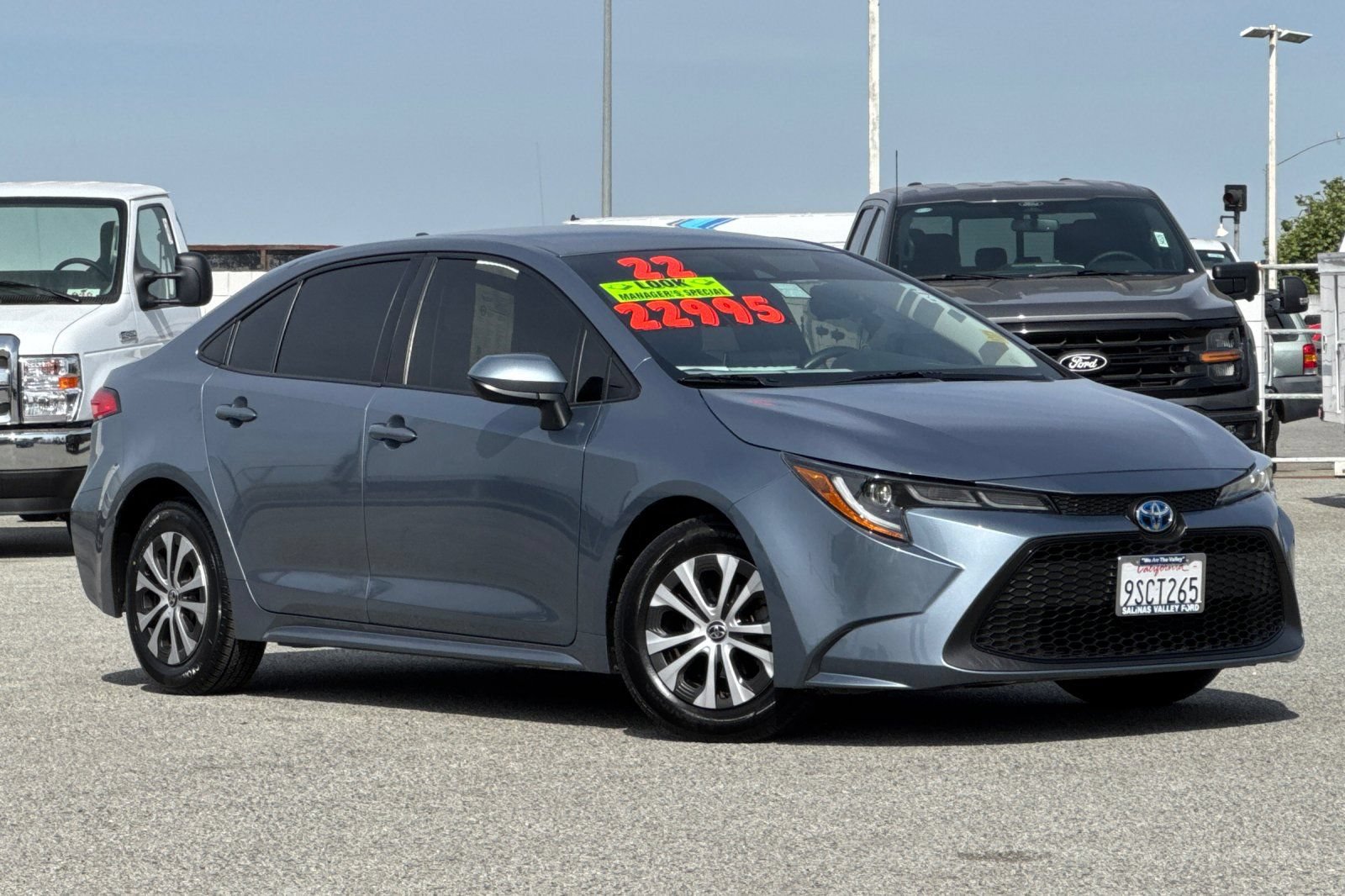 Used 2022 Toyota Corolla LE FWD image 2