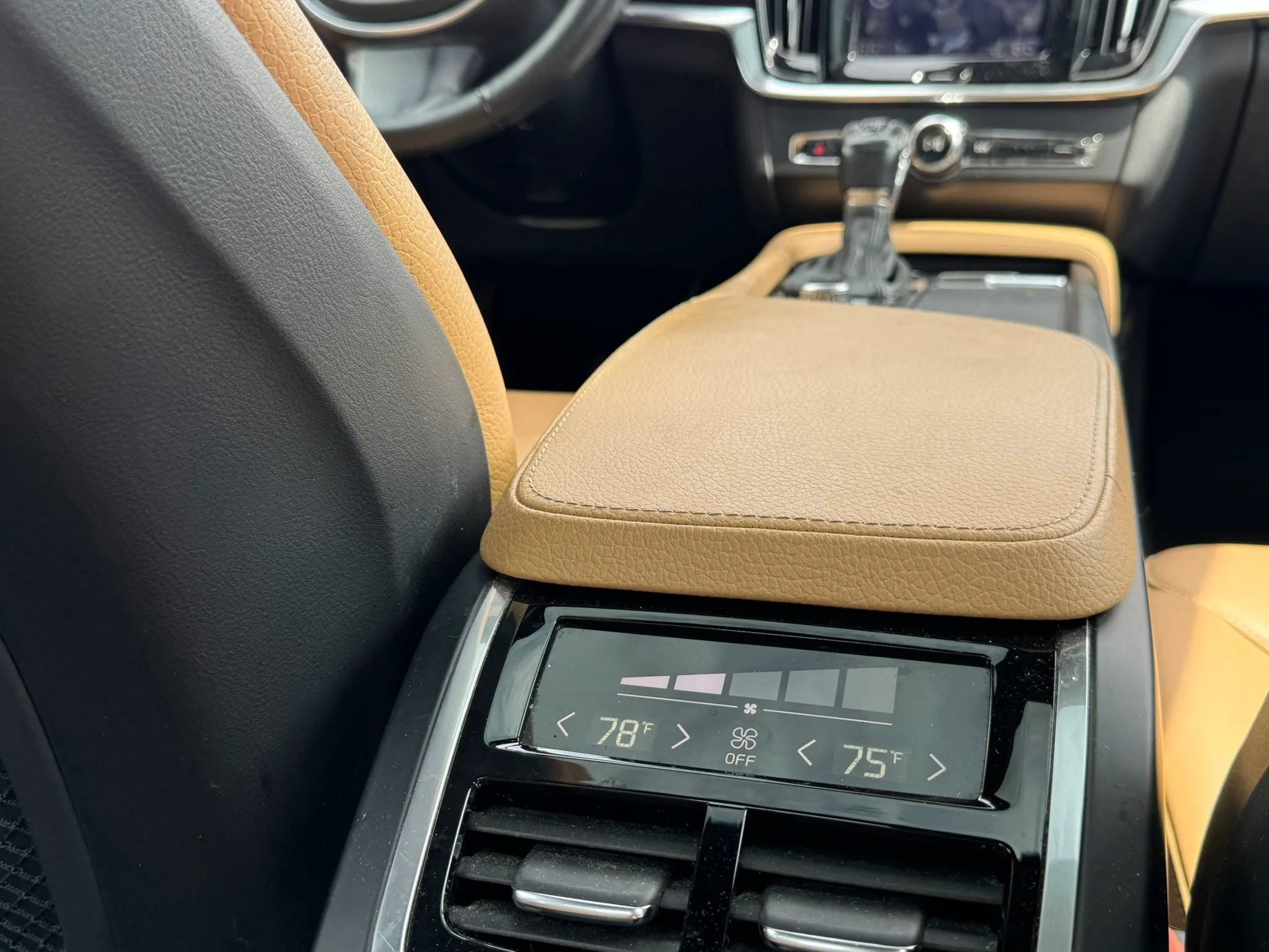 Used 2017 Volvo S90 T5 Momentum w/ Convenience Package FWD image 14